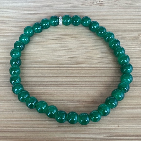Handmade Jewelry - Handmade Dark Green Glass Stretch Bead Bracelet with Goldtone Accent  …
